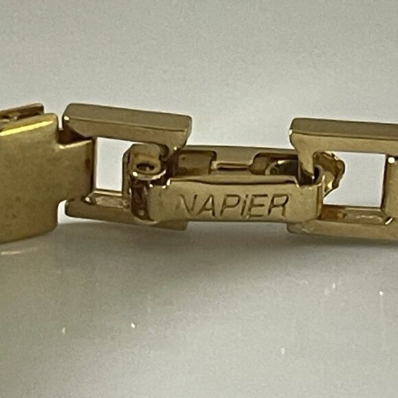 Vintage NAPIER PAT 1980's gold Tone Herringbone Bracelet 7.0" - Picture 5 of 9